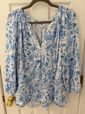 crown & ivy White Blouse with Blue Floral Print